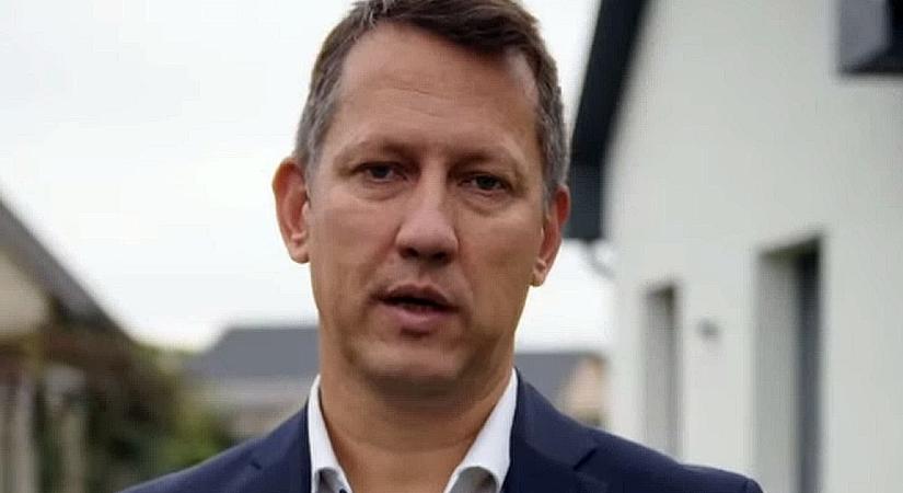 Fülöp Attila Karcagon felavatta a kórházban hagyott, fogyatékossággal élő csecsemők, gyerekek részére létrehozott otthont