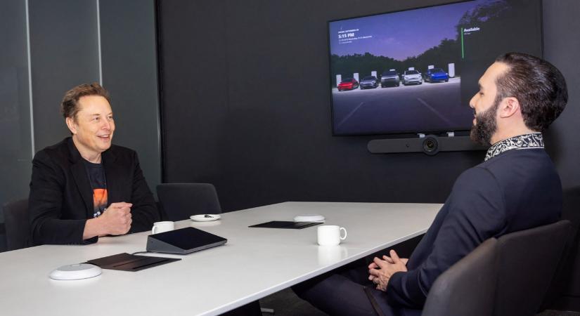 Az ország összes középiskolájában bevezetik Elon Musk botrányos chatbotját El Salvadorban