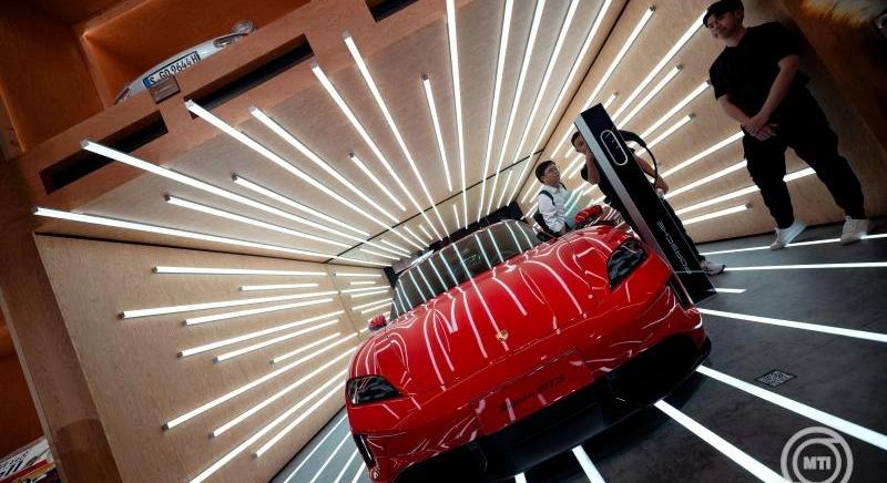 Megtartotta vezető importőri pozícióját a Porsche Hungaria az idén