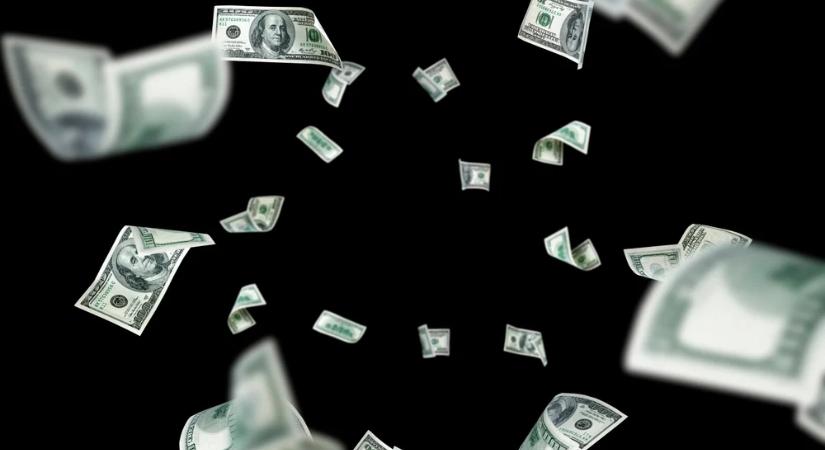 Figyelmeztet a rendőrség: Csalók a neten, ellopják a banki adatainkat!