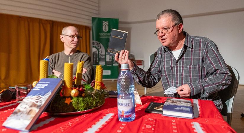 A rövid esszék, a hosszú téli esték és a gondolkodáson keresztül átélhető életöröm