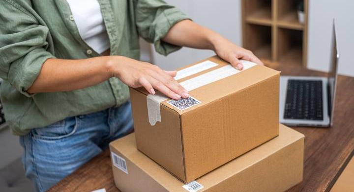 Többet kell fizetned az innen érkező csomagokért: vámmal sújtja az EU