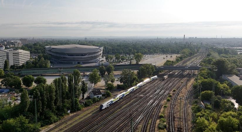 Kínai motorvonatok érkeznek a magyar sínekre