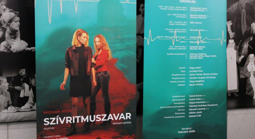Premier előtt „mutatkozott be” Matusek Attila rendezése, a Szívritmuszavar