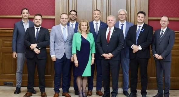 10 megyei jogú város polgármestere beintett a Fidesznek, nem ítélik el a „Tisza adót”