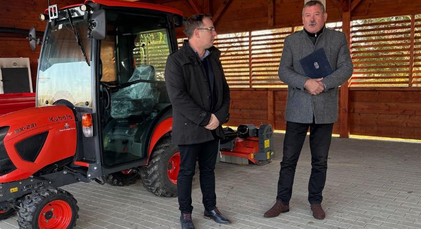 Rádóckölked gazdagodott: közel 15 milliós kommunális eszközcsomag érkezett