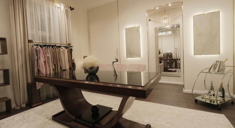 ÚJ NÉV, ÚJ HELY, ÚJ CÉLCSOPORT