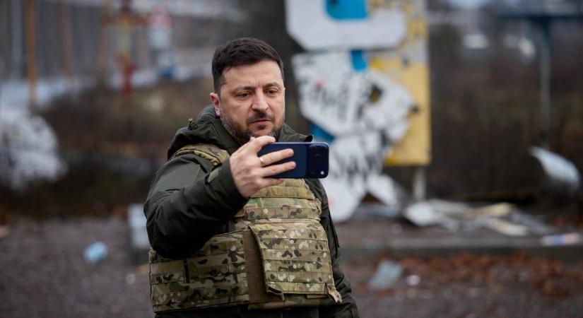 Egy olyan városból jelentkezett be Zelenszkij, amiről az oroszok azt állították, hogy teljes egészében elfoglalták