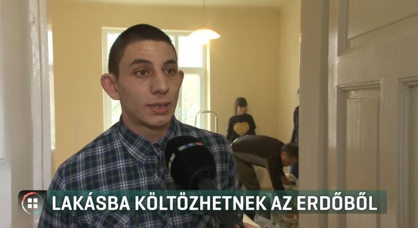 Évekig az utcán élt, most felújított bérlakásba költözhet egy pár Budapesten