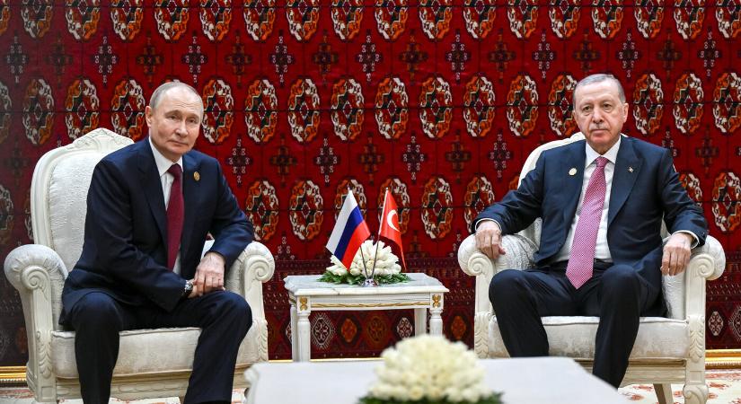 Egy korlátozott tűzszünet lehetőségéről tárgyalt a török elnök Vlagyimir Putyinnal