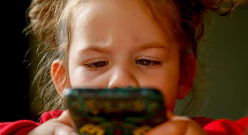 A YouTube és a TikTok állandó pörgetése egyenértékűvé vált a levegővétellel