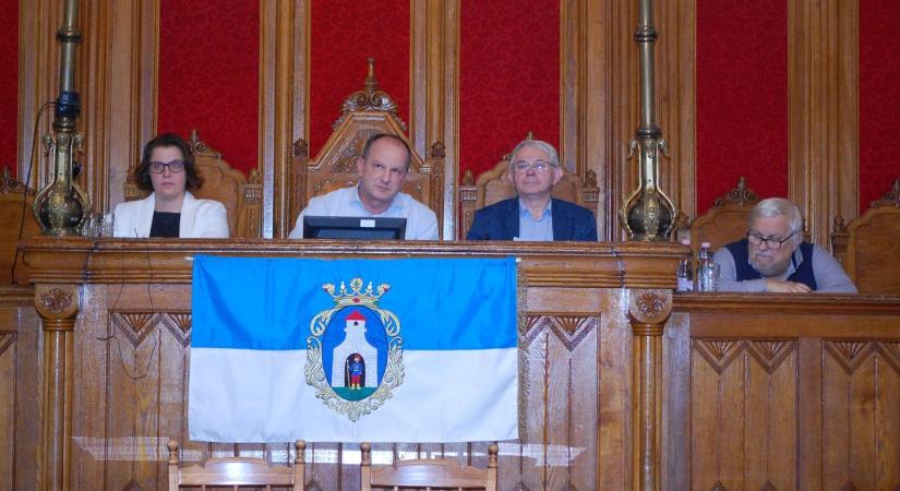 Évadzáró ülés Kiskunfélegyházán: fontos döntések a kórházról – fotók