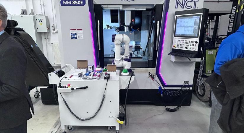 Megújult a TechLab: korszerű gépekkel bővült az egyetem legnagyobb laborja