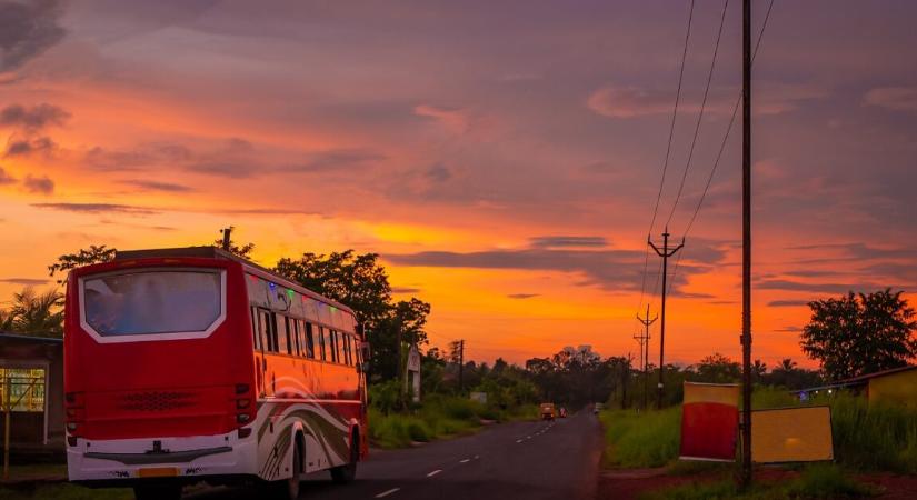 Legalább 9 ember meghalt egy buszbalesetben, 7 sérült állapota kritikus