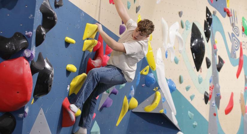 Megnyílt Fejér megye legnagyobb mászóterme (videó, galéria)