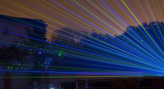 Ünnepváró fényfestés látható advent harmadik vasárnapjától a Magyar Nemzeti Galériánál