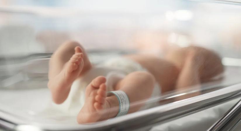 Az orvosok azt mondták, nem tehetnek többet a koraszülött a babáért, de a kisfiú mindenkit meglepett