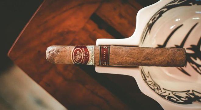 Stílusos ajándékok szivarozóknak