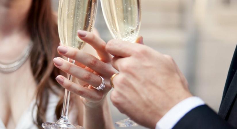 Az esküvő kellős közepén borult ki a menyasszony vőlegénye családjának viselkedésén