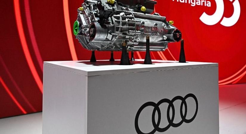 Kitálalt a győri Audi-gyár vezetője, őszintén elmondta, milyen helyzetben vannak: létszámstopot rendeltek el, nem csak a kínai autók okozzák a bajt – ezt tervezik a fizetésekkel