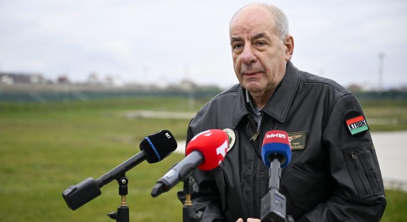 Az államfő moderátora egy szegedi fideszes képviselő, aki havi 400 ezer forintot kap csak azért, hogy rendelkezésre álljon