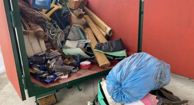 Ne is próbálkozzon! Ezt a hulladékot most nem tudja leadni!