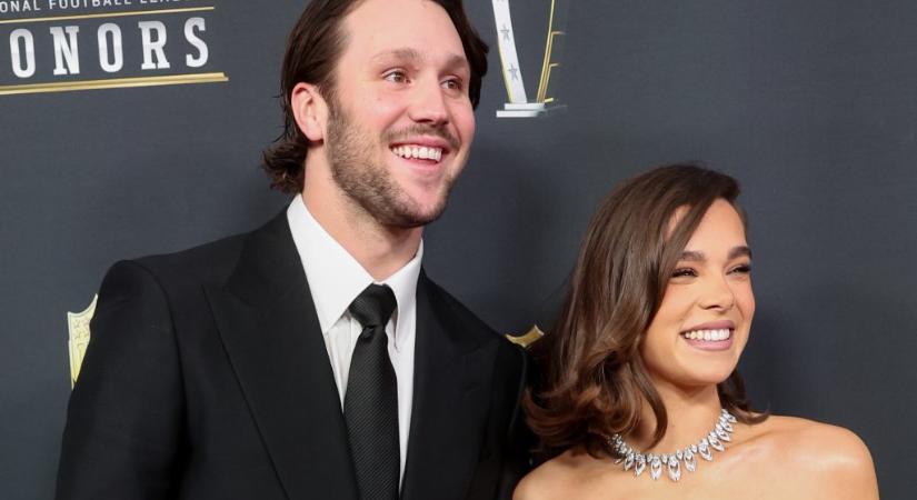 Babát vár Hailee Steinfeld