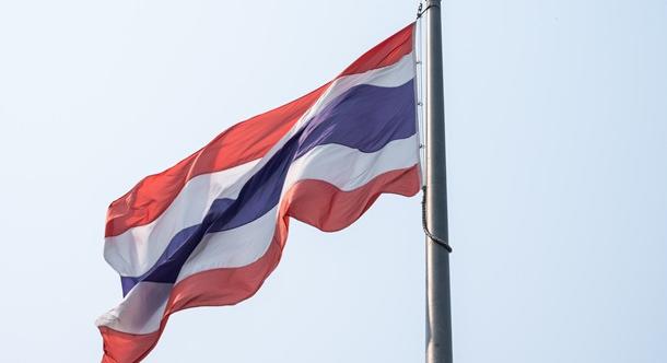 Politikai válság Thaiföldön: feloszlatták a parlamentet