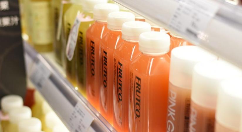 Ez a gyümölcslé legalább annyira káros a májadra, mint az alkohol – vigyázz vele!