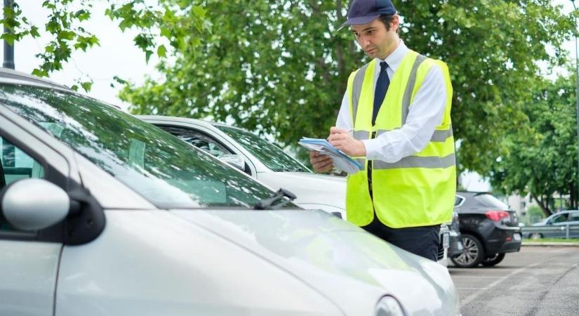 Brutális bírságot kaphatsz, ha így parkolod le az autódat!