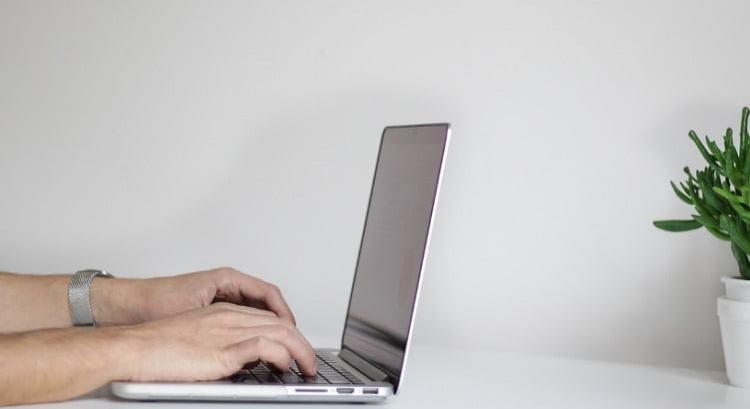 Pornóval fertőztek meg az állami és kormányzati oldalakat: súlyos etikai botrány az amerikai közigazgatásban