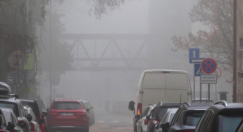 Marad a ködös és szürke, de enyhe idő