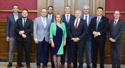 Péterffy Attila egyike azon városvezetőknek, akik elhatárolódnak Szita "Tisza-adózásától"