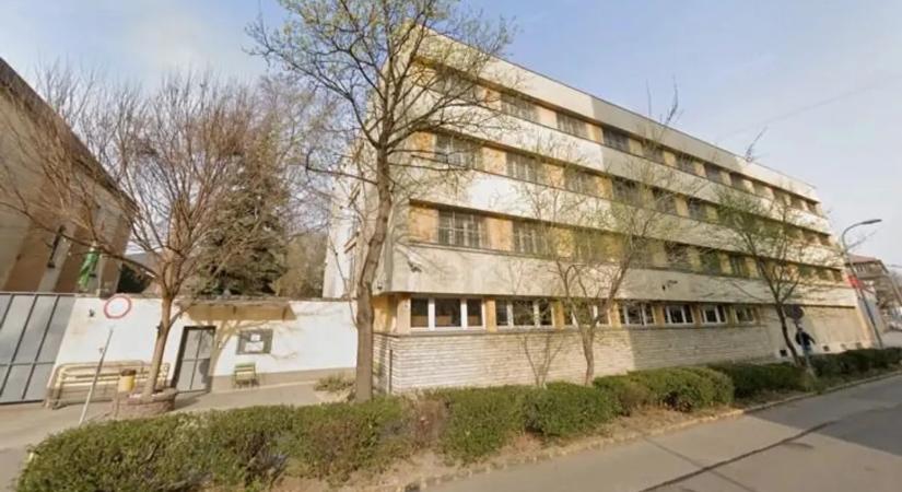 Újabb megdöbbentő részletek a Szőlő utcai intézetből: videón, ahogy az elítéltek tombolnak