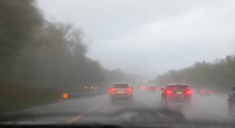 Kiadták a figyelmeztetést, a fél ország durván ködbe borul szombaton: nagyon durva, ami a hétvégén történik