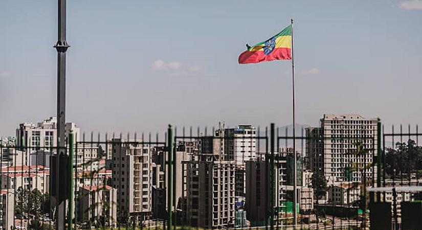 Kisöprés: mehetnek az etiópok amerre akarnak, még repjegyet is kapnak