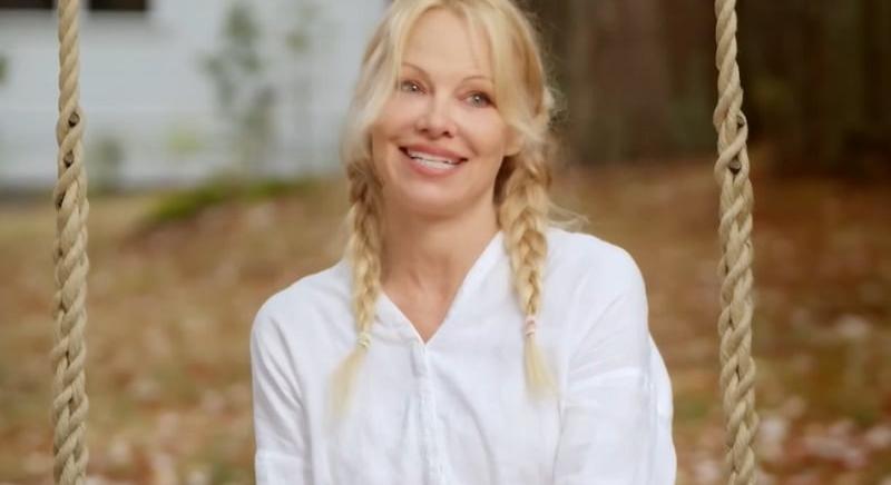 Pamela Anderson elárulta a Liam Neeson-titkot