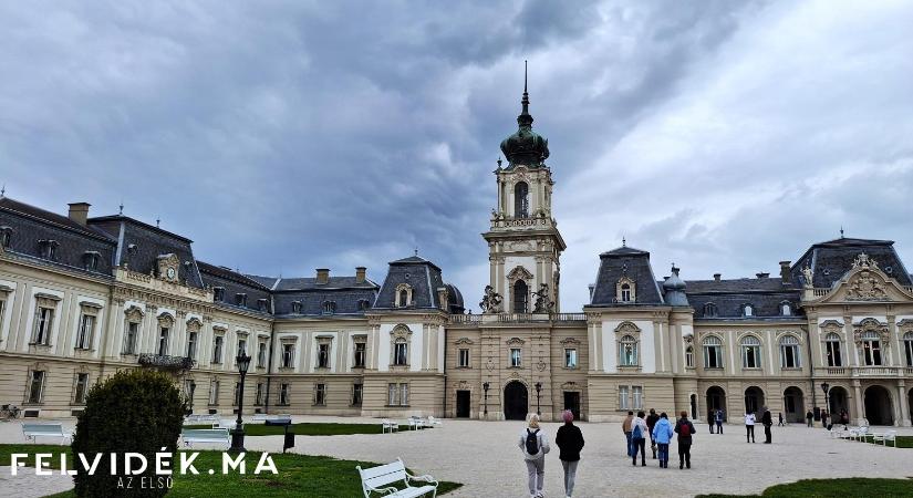 Virtuális séta a keszthelyi Festetics-kastély enteriőr kiállításán