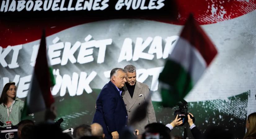 Less be a kulisszák mögé! Megérkeztek az első fotók a mohácsi Háborúellenes Gyűlésről!