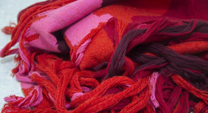 Örökölt minták — kortárs textilművészeti kiállítás a Szentendrei Régi Művésztelepen