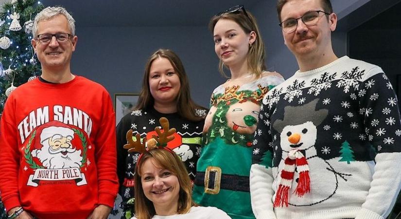 A Kisalföld így ünnepelte a csúnya pulcsis napot - fotó