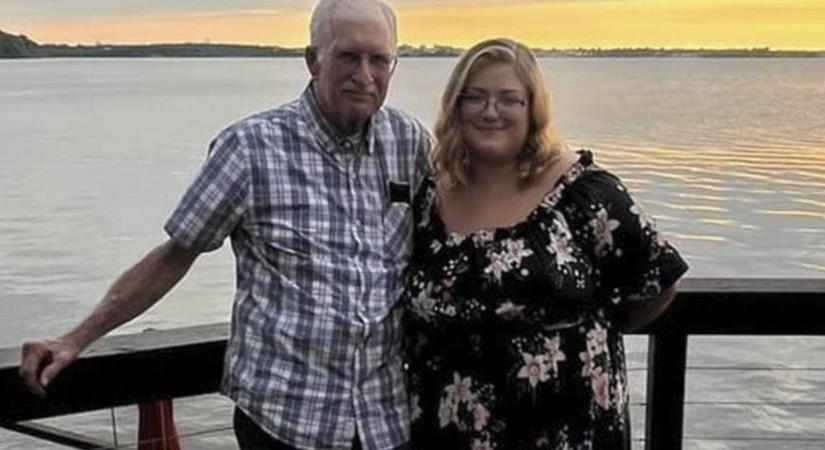 „24 évesen aranyásónak hívnak, mert egy 81 évessel járok, miután a 72 éves férjem meghalt. Egyszerűen csak a háborús veteránok vonzanak”