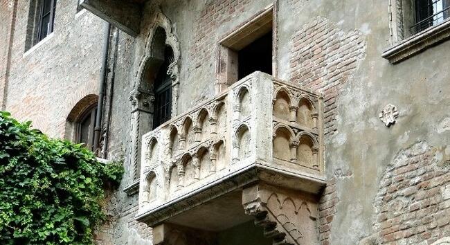 Fizetős lett Júlia erkélye Veronában
