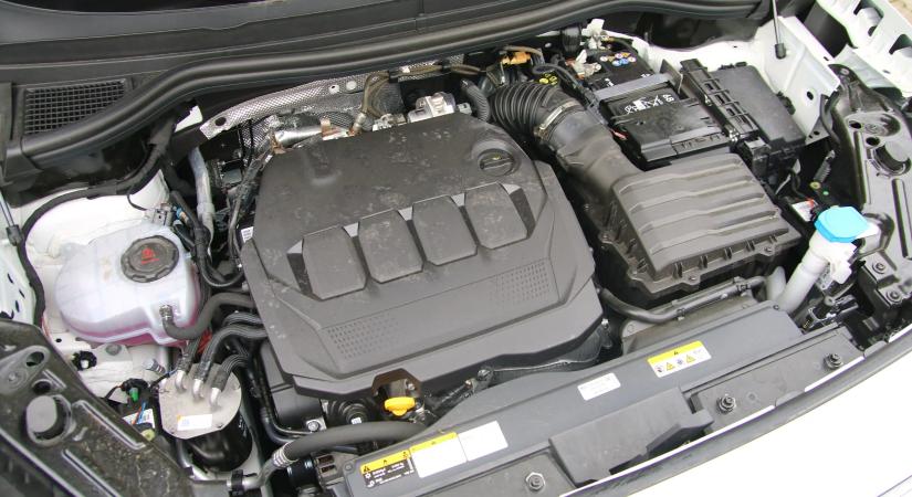 Újabb fordulat: 2040 után is maradhatnak a belső égésű motorok az EU-ban!