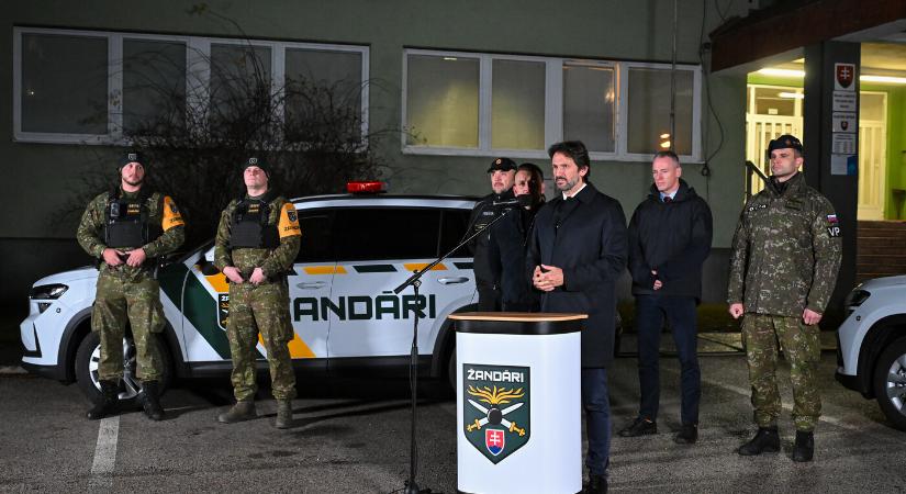 Szolgálatba álltak az első csendőrjárőrök Szlovákiában