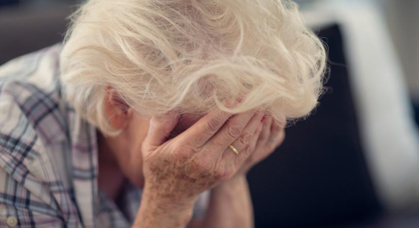Sokk a magyar családoknál: csendben úszik el a bankba félretett pénzük, sokan nem is tudják, mi történik valójában