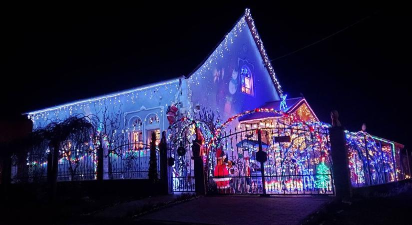 Ez a legszebben kivilágított karácsonyi ház a vármegyében? – galéria, videó