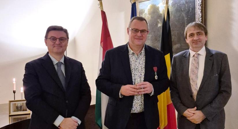 Uralkodói elismerést kapott a Debreceni Egyetem Bölcsészettudományi Karának oktatója