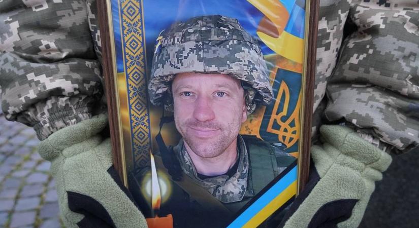 Ungváron végső búcsút vettek az elesett védőtől, Volodimir Birától