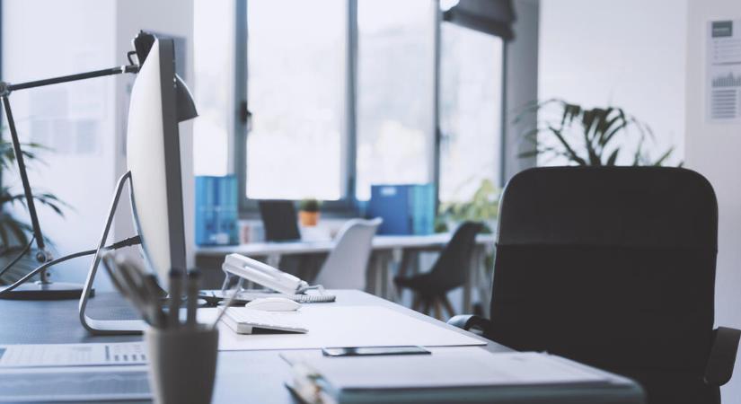 Fékeznek a cégek: meglepő fordulat a létszámtervekben